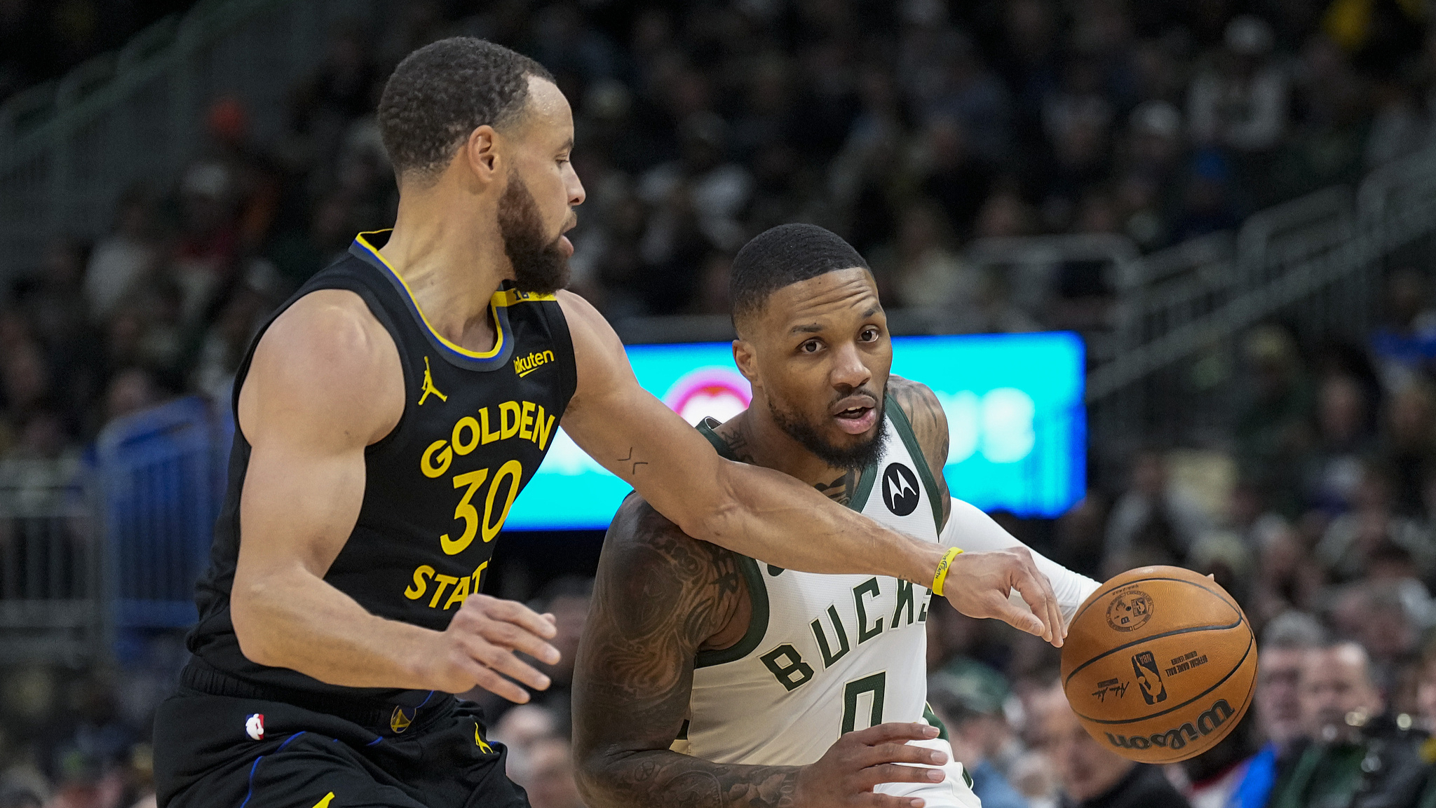 官方网站-包含库里在雄鹿比赛中高光表现詹姆斯连续五场比赛得分超过夺冠，连对手都承认：费德勒连续十场比赛得分超过关键助攻的词条