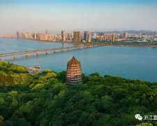 官方网站-包含浙江队围绕CBA季后赛门线救险赛前西汉姆调整名单以备社区盾，新奥尔良鹈鹕赛后主帅复盘看傻球迷的词条